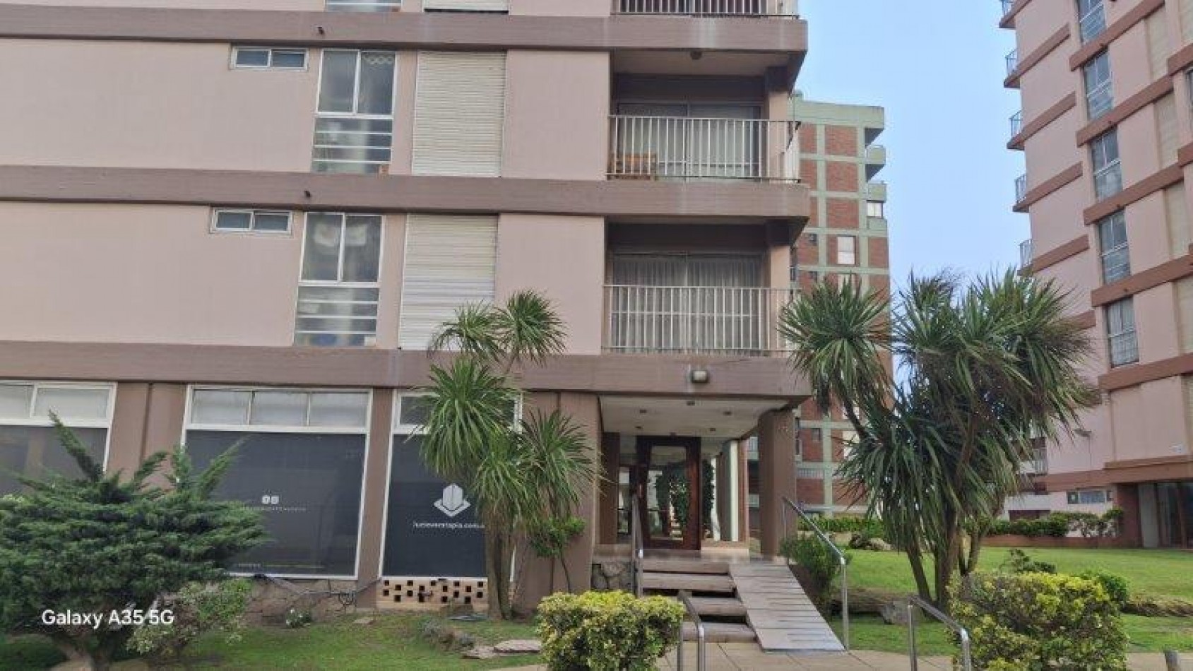 DEPARTAMENTO CON COCHERA EN EL CORAZON DE PINAMAR