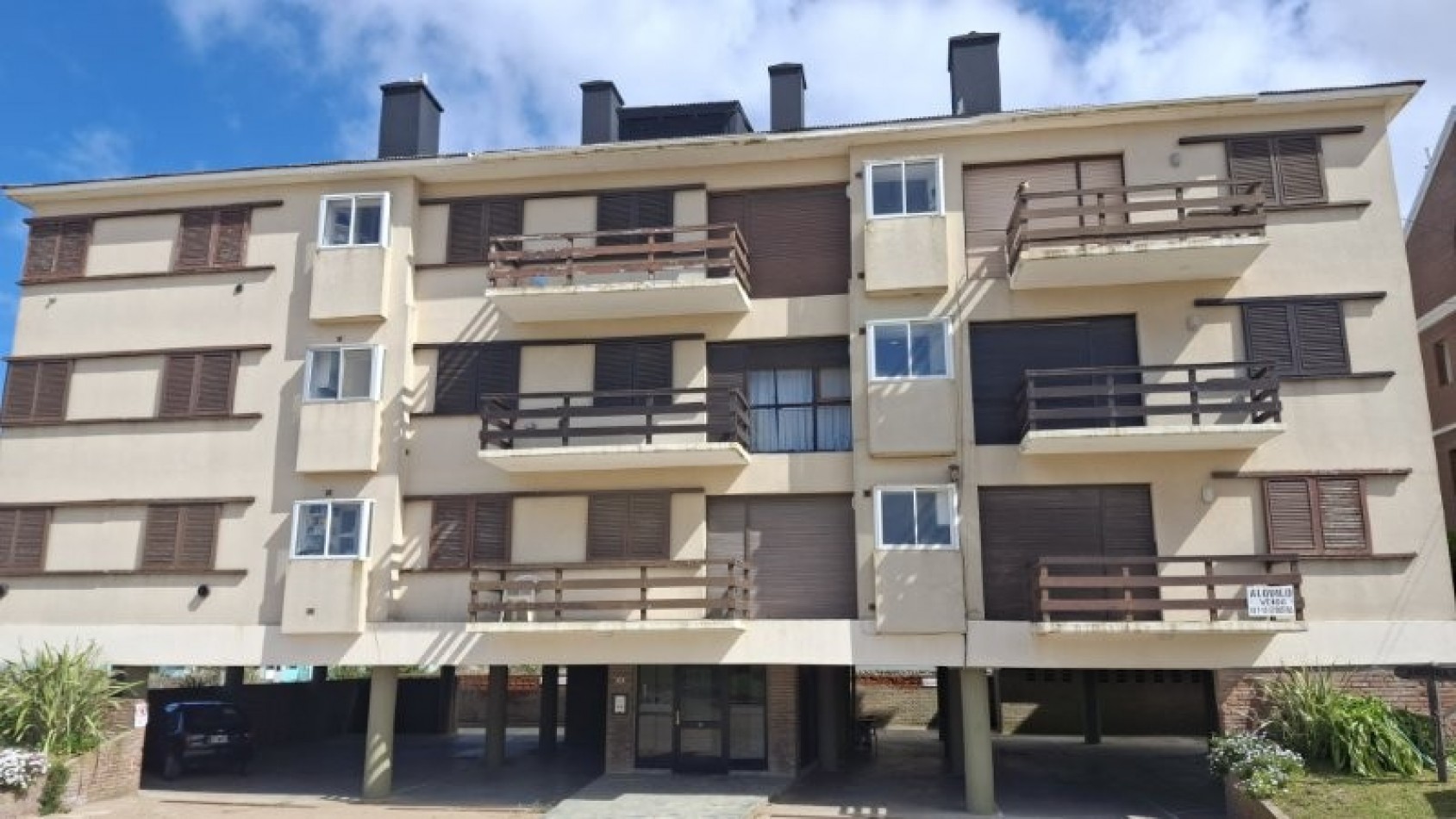 TIRREMES Y EL MAR EDIFICIO ANCORA ALQUILER SOLO A GRUPO FAMILIAR VERANO 2027