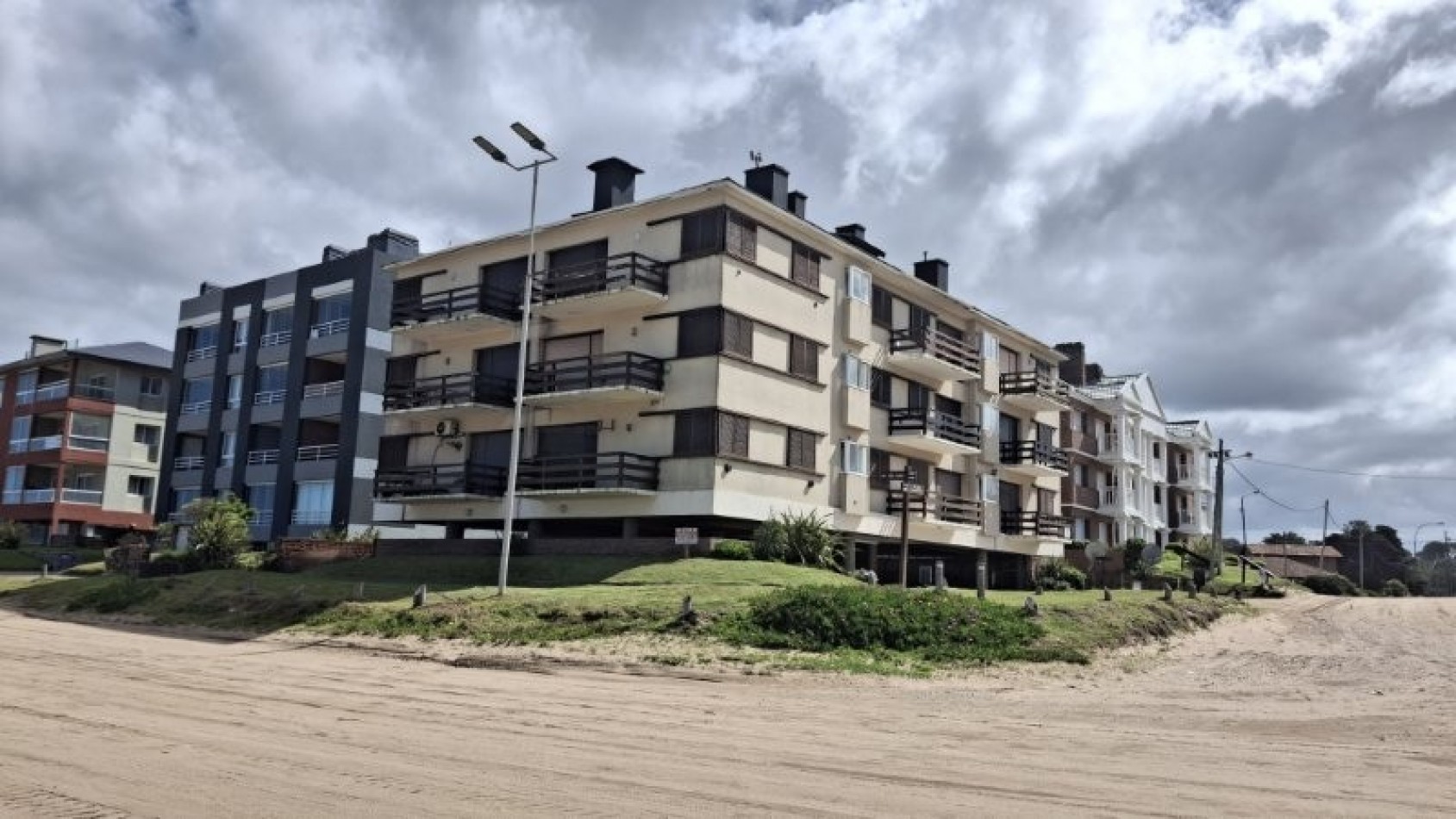 TIRREMES Y EL MAR EDIFICIO ANCORA ALQUILER SOLO A GRUPO FAMILIAR VERANO 2027
