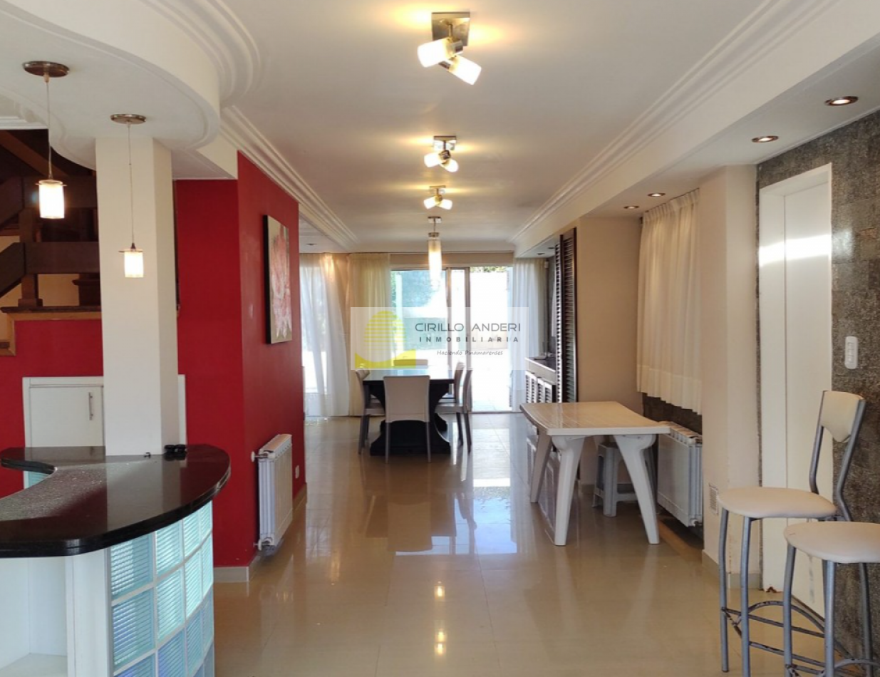 CASA EN VENTA ZONA LASALLE CON GAS NATURAL 