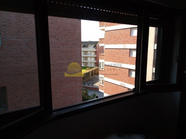 VENDO URGENTE POR VIAJE!!!DEPARTAMENTO EN VENTA  ZONA MUELLE PLAYA TRES AMBIENTES CON COCHERA