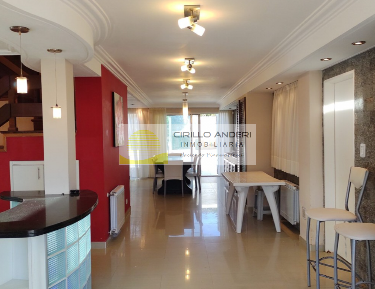 CASA EN VENTA ZONA LASALLE CON GAS NATURAL 