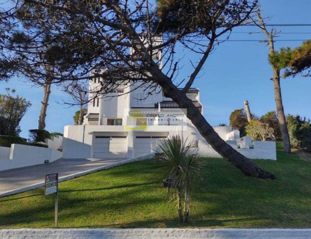 CASA EN VENTA ZONA LASALLE CON GAS NATURAL 