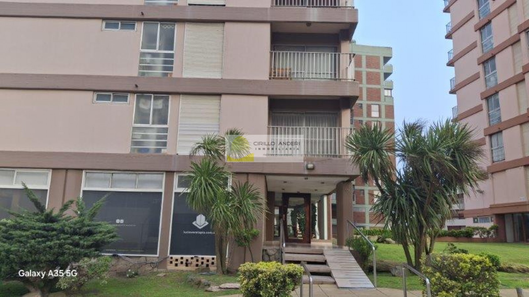 DEPARTAMENTO CON COCHERA EN EL CORAZON DE PINAMAR