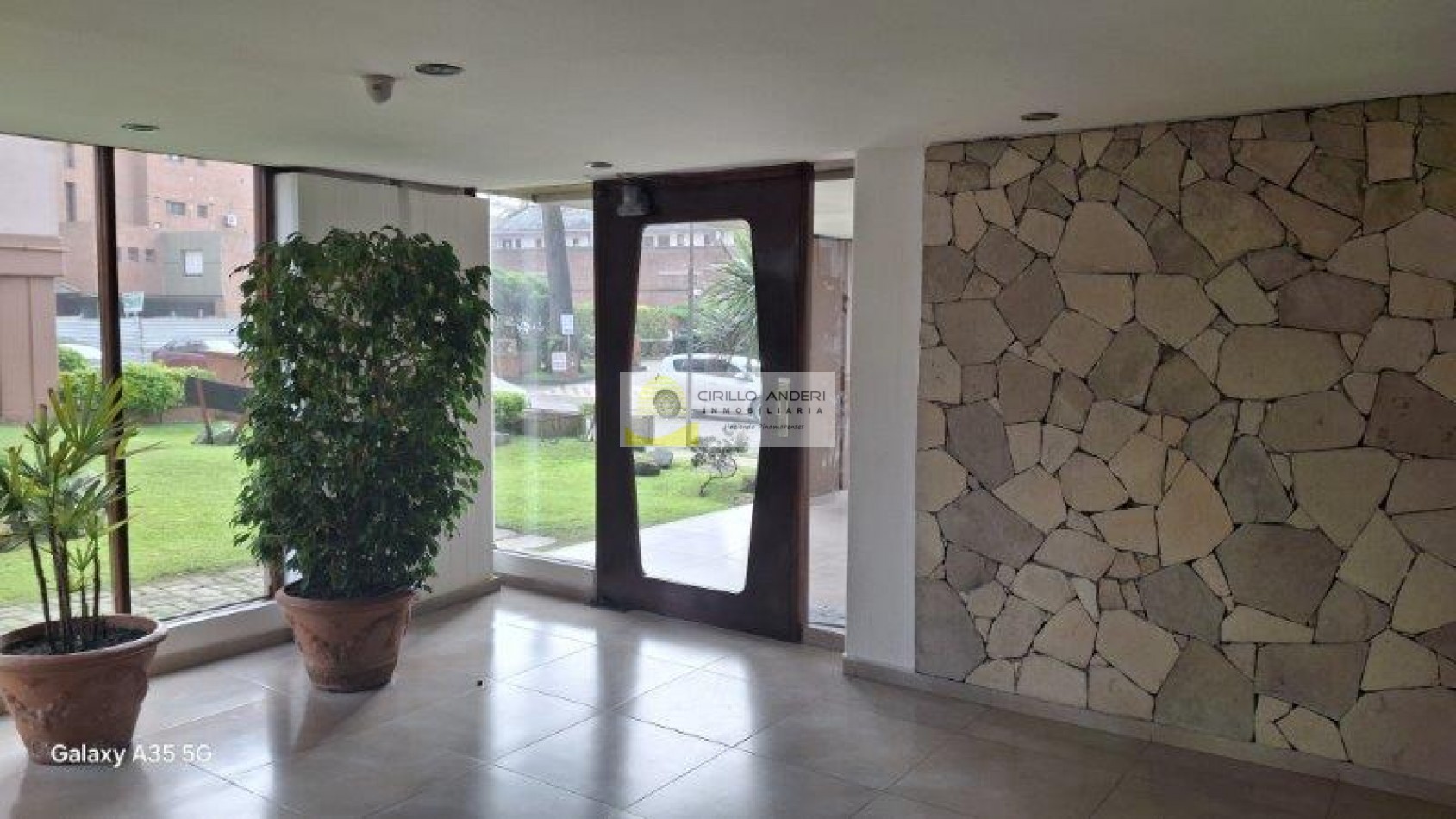 DEPARTAMENTO CON COCHERA EN EL CORAZON DE PINAMAR