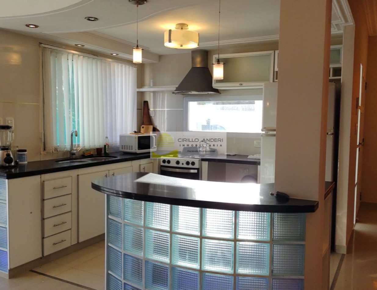 CASA EN VENTA ZONA LASALLE CON GAS NATURAL 