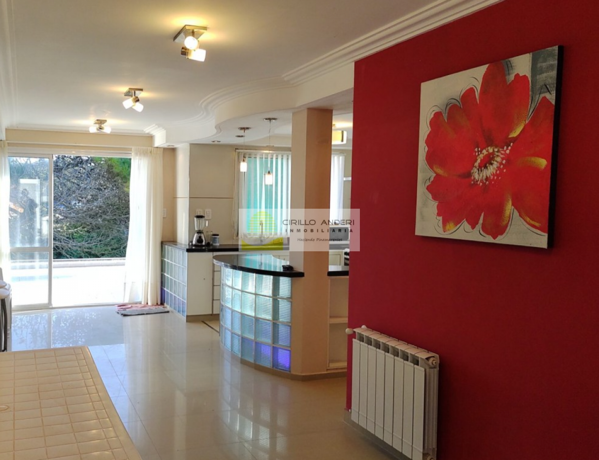 CASA EN VENTA ZONA LASALLE CON GAS NATURAL 