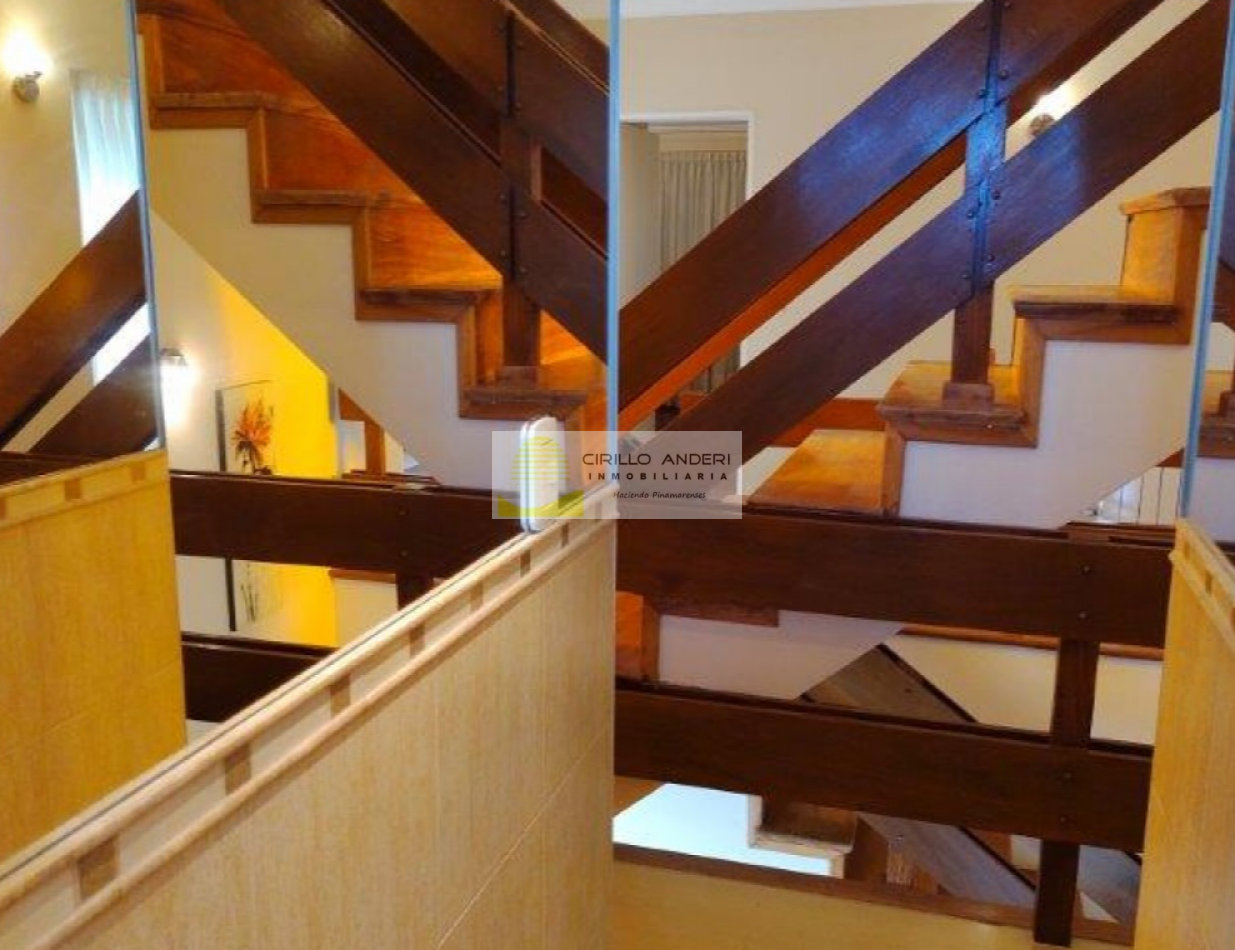 CASA EN VENTA ZONA LASALLE CON GAS NATURAL 